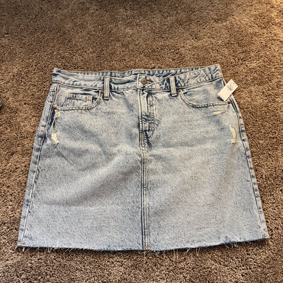 Old Navy Mid-Rise Denim Skirt - Size 14 (New with Tags) - Picture 1 of 4